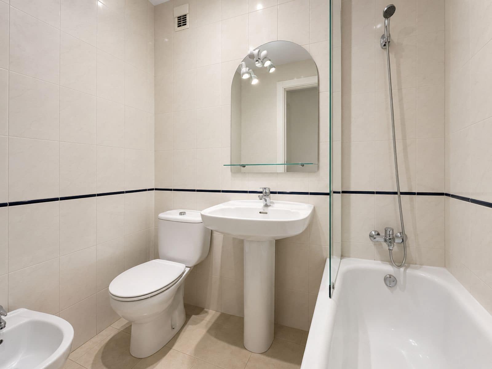 4 slaapkamer Appartement te koop in Marbella - € 425.000 (Ref: 10020452)