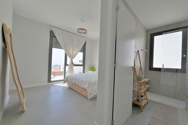 4 makuuhuone Paritalo myytävänä paikassa Riviera del Sol, Mijas - 645 000 € (Ref: 10020453)