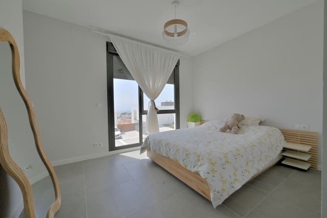 4 makuuhuone Paritalo myytävänä paikassa Riviera del Sol, Mijas - 645 000 € (Ref: 10020453)