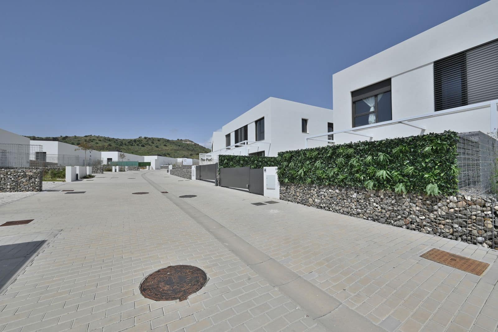 4 makuuhuone Paritalo myytävänä paikassa Riviera del Sol - 645 000 € (Ref: 10020453)