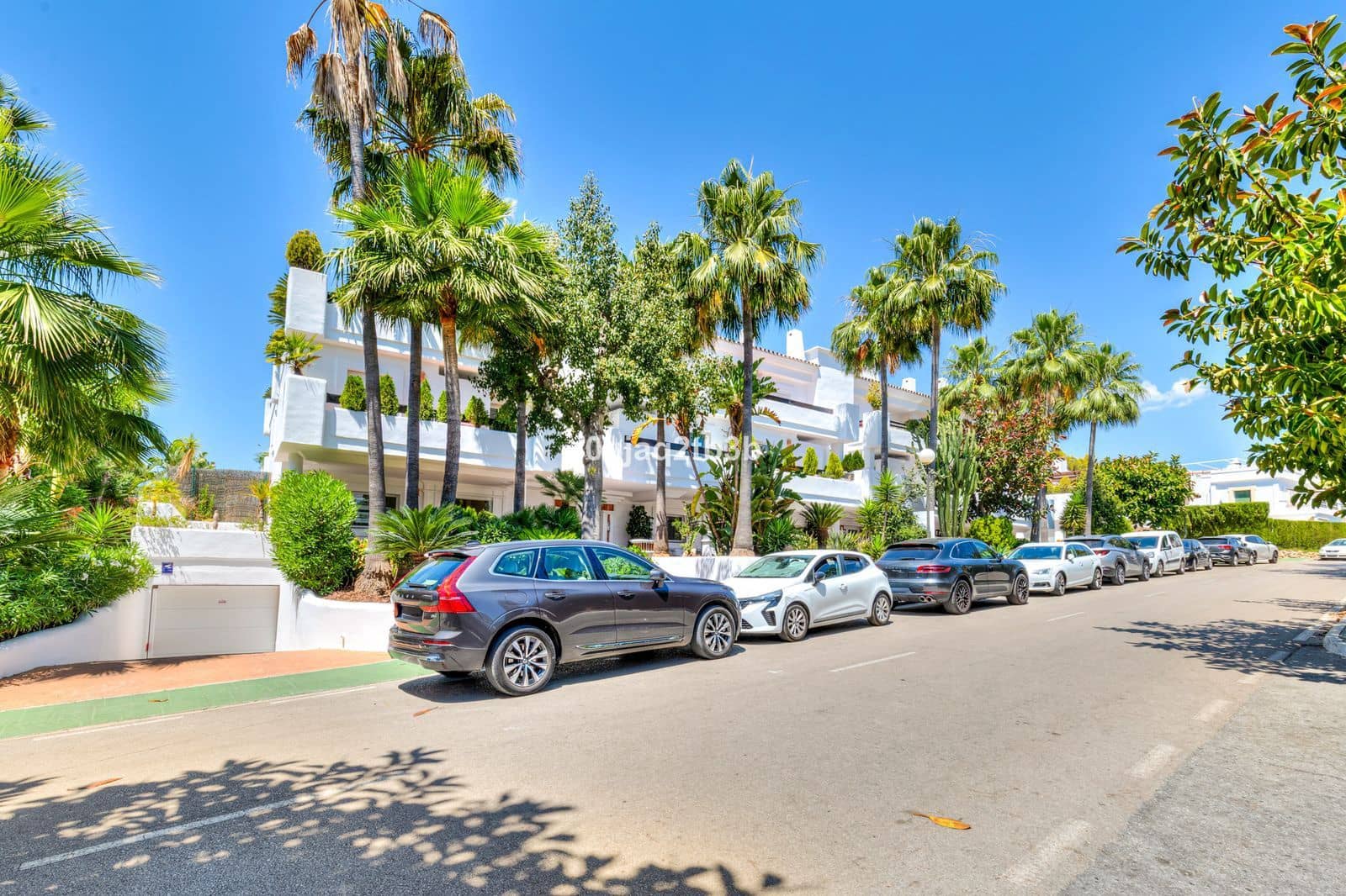 2 makuuhuone Huoneisto myytävänä paikassa Aloha Golf - 570 000 € (Ref: 10020454)