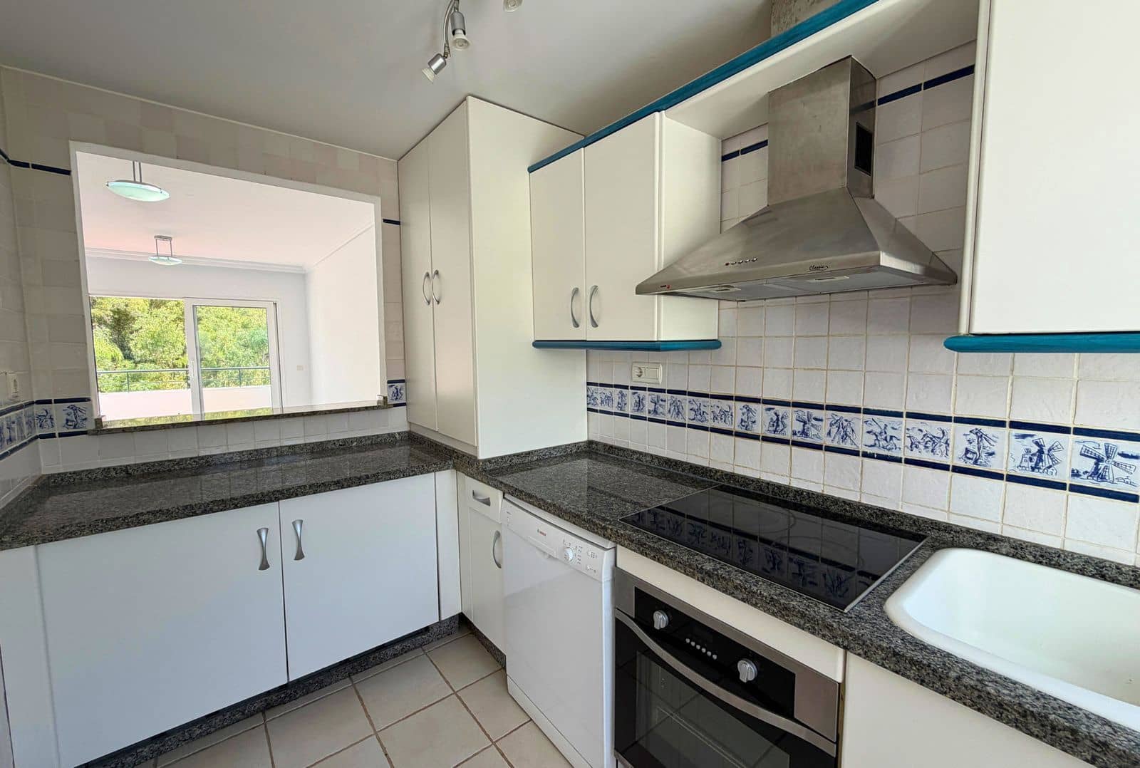 Ático de 2 habitaciones en Nueva Andalucia en venta - 425.000 € (Ref: 10020456)