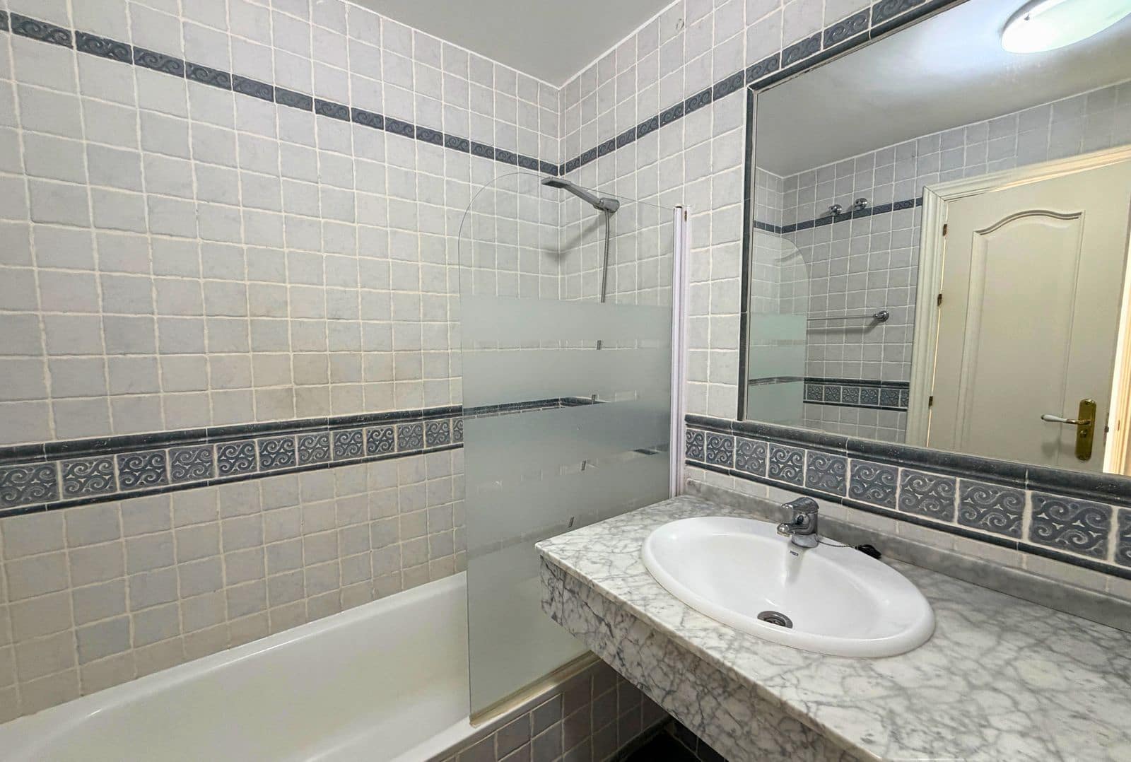 Ático de 2 habitaciones en Nueva Andalucia en venta - 425.000 € (Ref: 10020456)