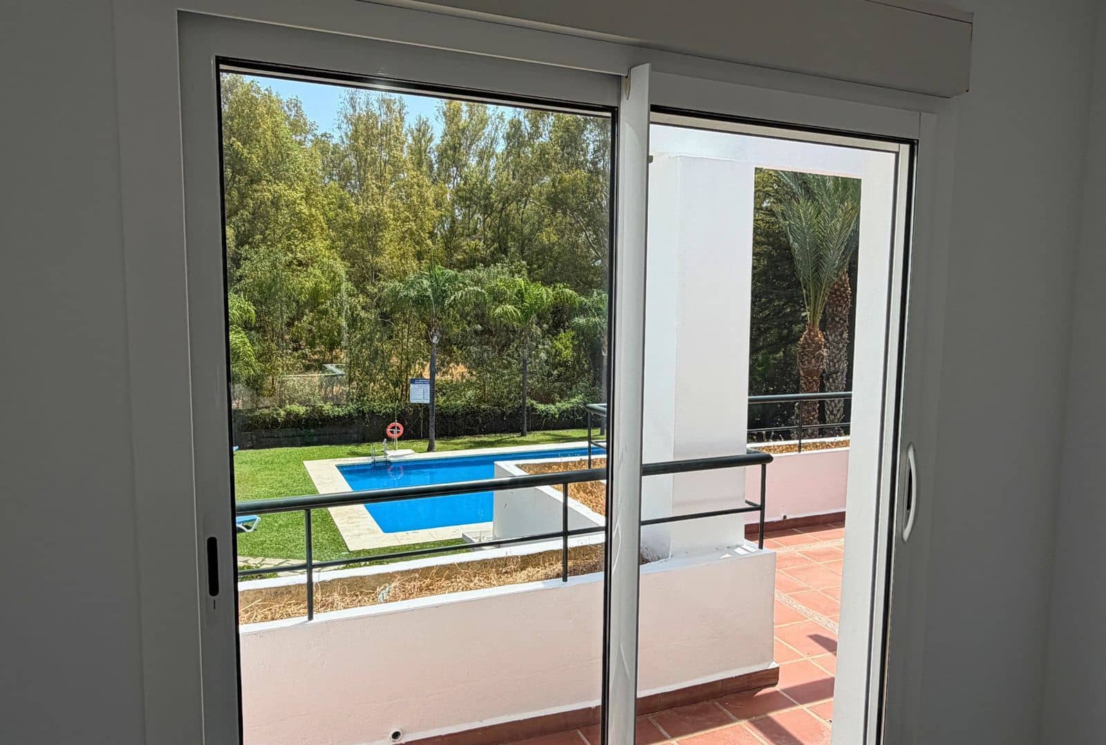 Ático de 2 habitaciones en Nueva Andalucia en venta - 425.000 € (Ref: 10020456)