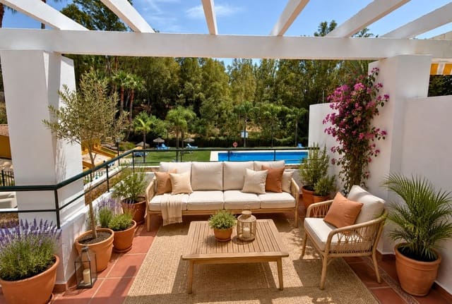 Ático de 2 habitaciones en Nueva Andalucia, Marbella en venta - 425.000 € (Ref: 10020456)