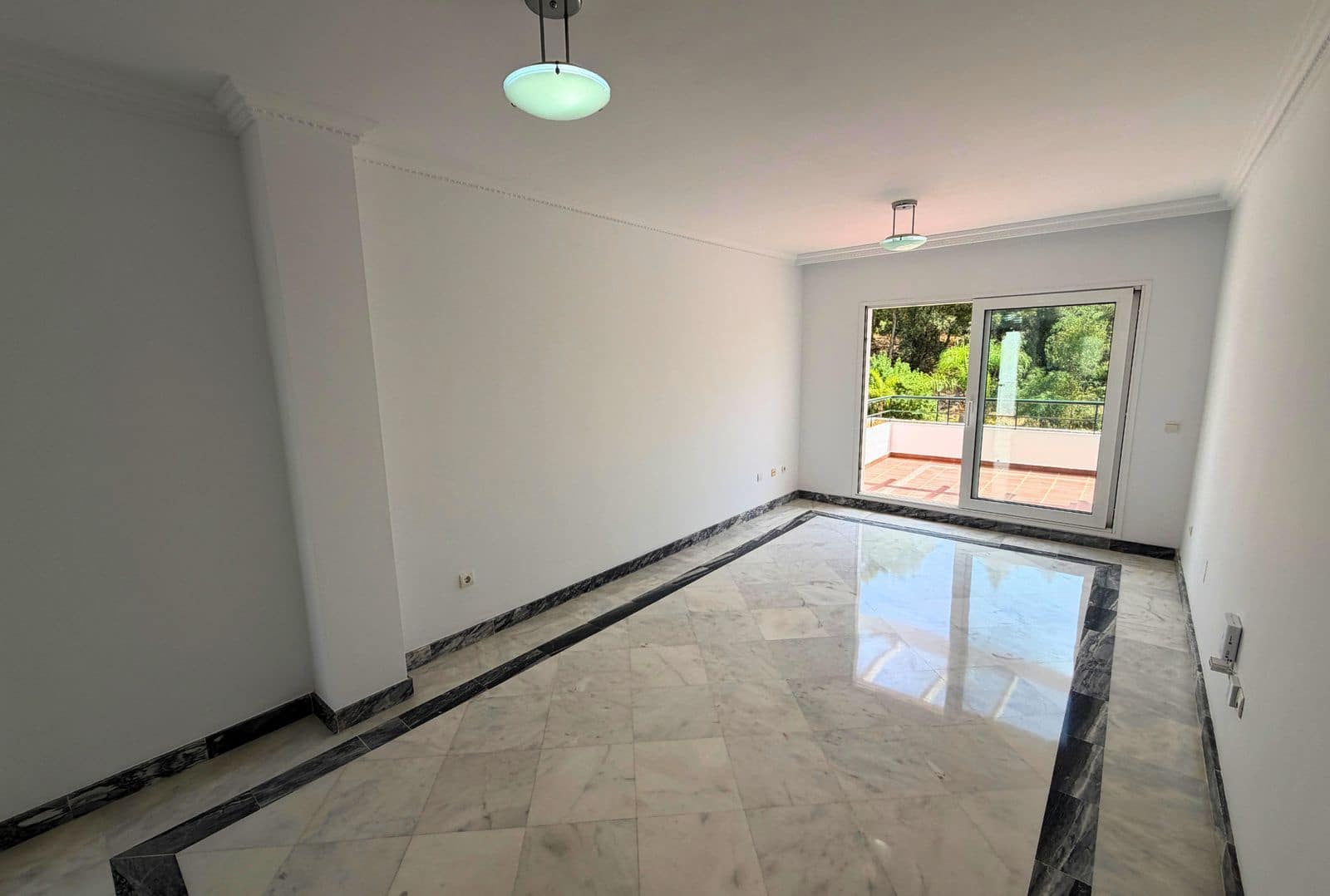 Ático de 2 habitaciones en Nueva Andalucia en venta - 425.000 € (Ref: 10020456)