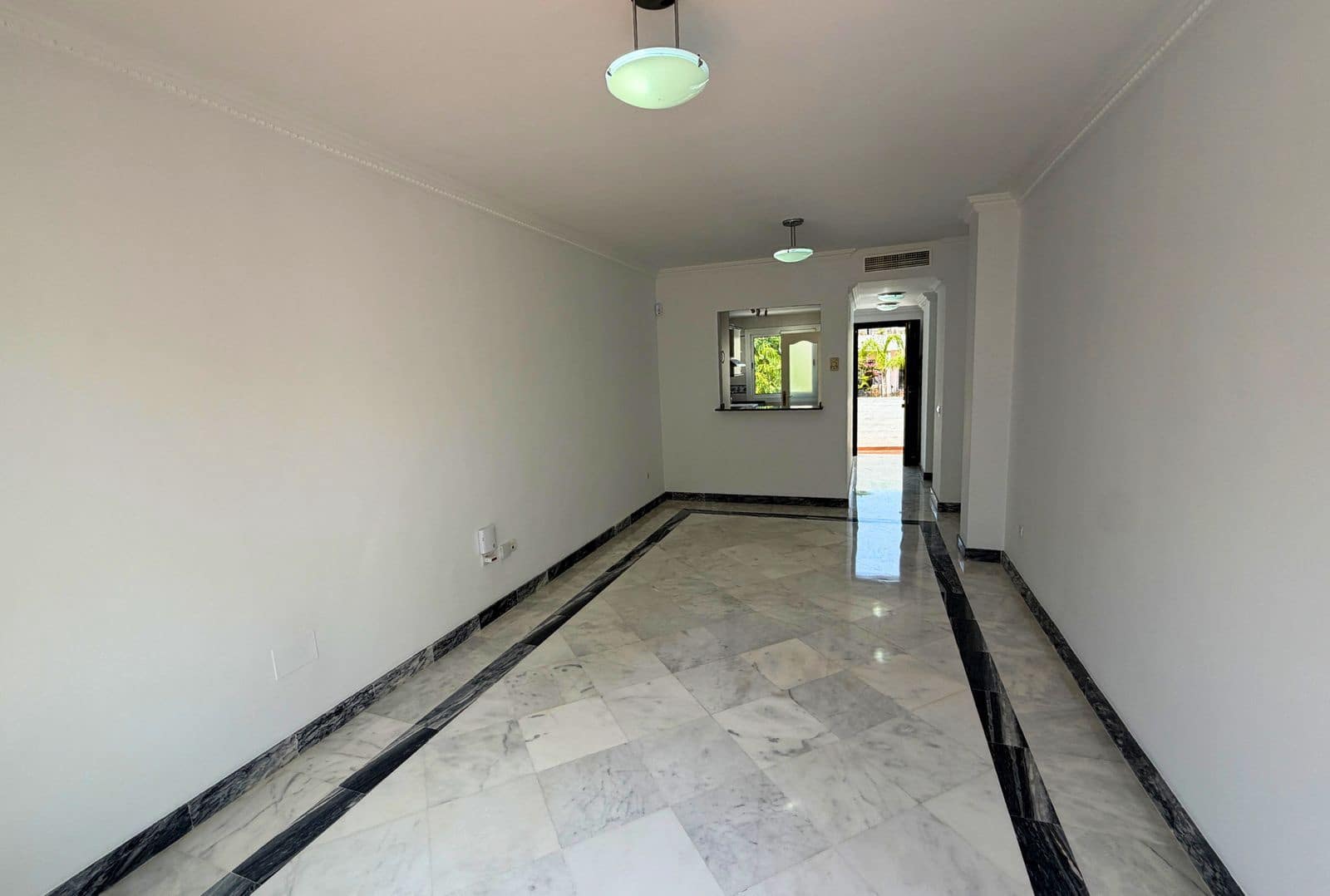 Ático de 2 habitaciones en Nueva Andalucia en venta - 425.000 € (Ref: 10020456)