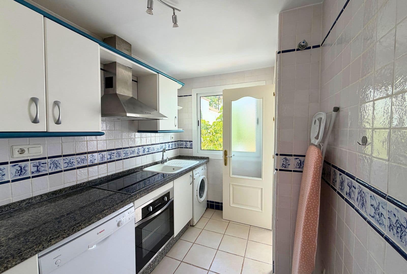 Ático de 2 habitaciones en Nueva Andalucia en venta - 425.000 € (Ref: 10020456)