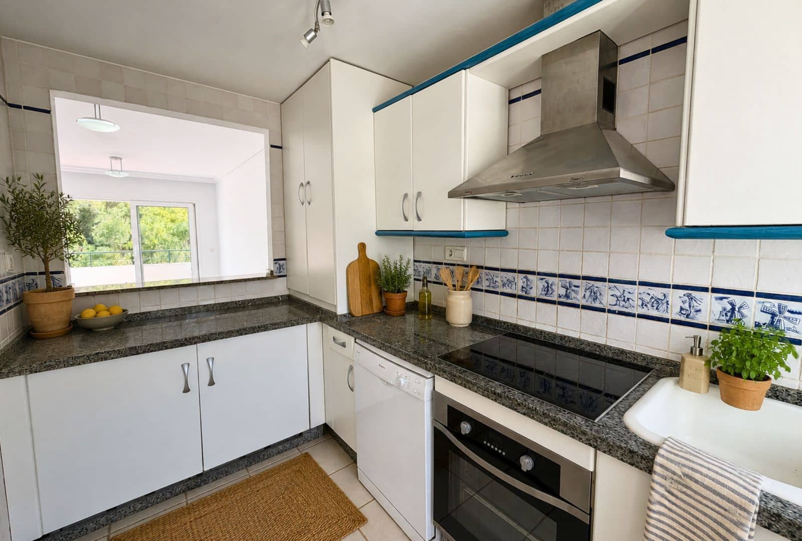 Ático de 2 habitaciones en Nueva Andalucia en venta - 425.000 € (Ref: 10020456)