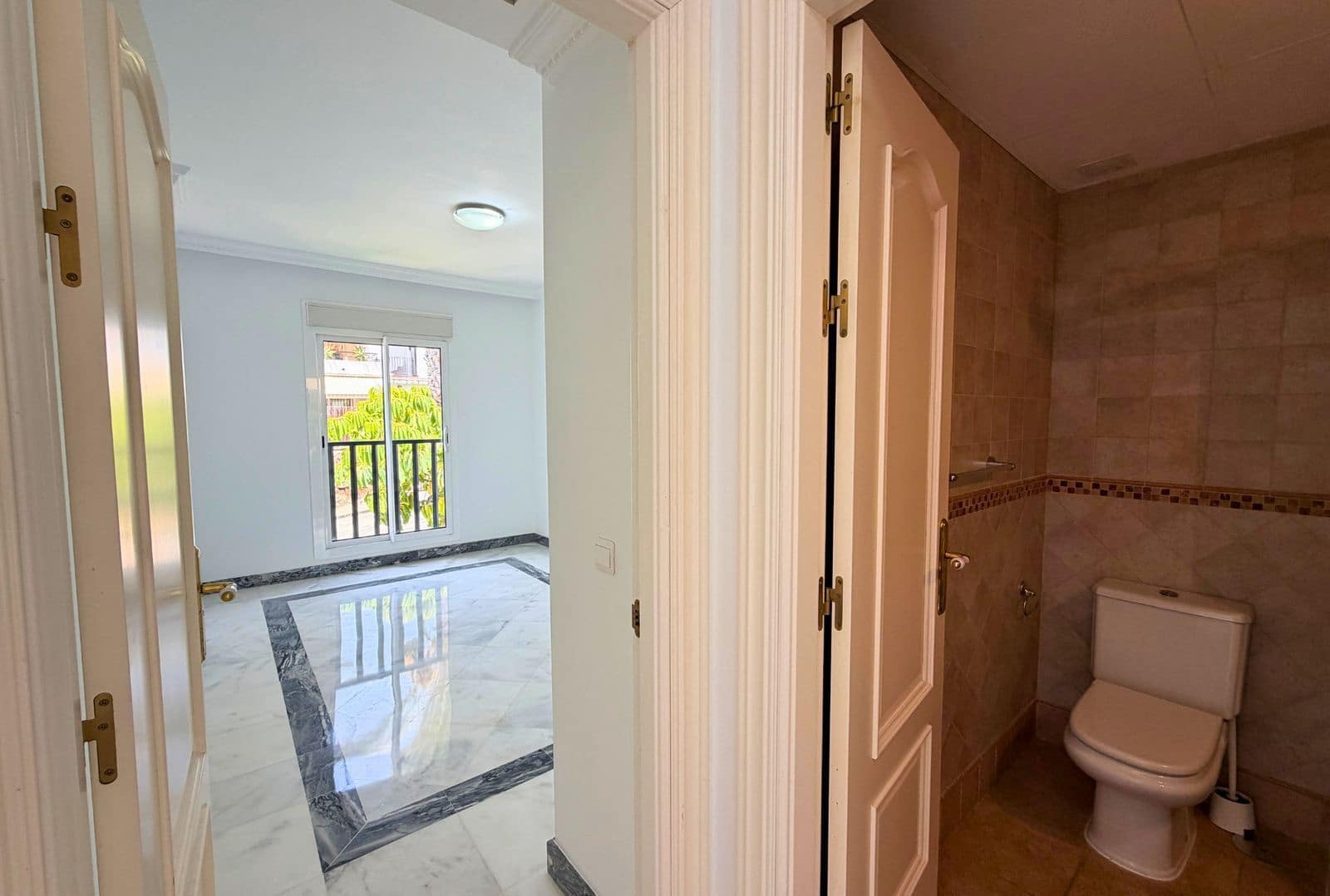 Ático de 2 habitaciones en Nueva Andalucia en venta - 425.000 € (Ref: 10020456)
