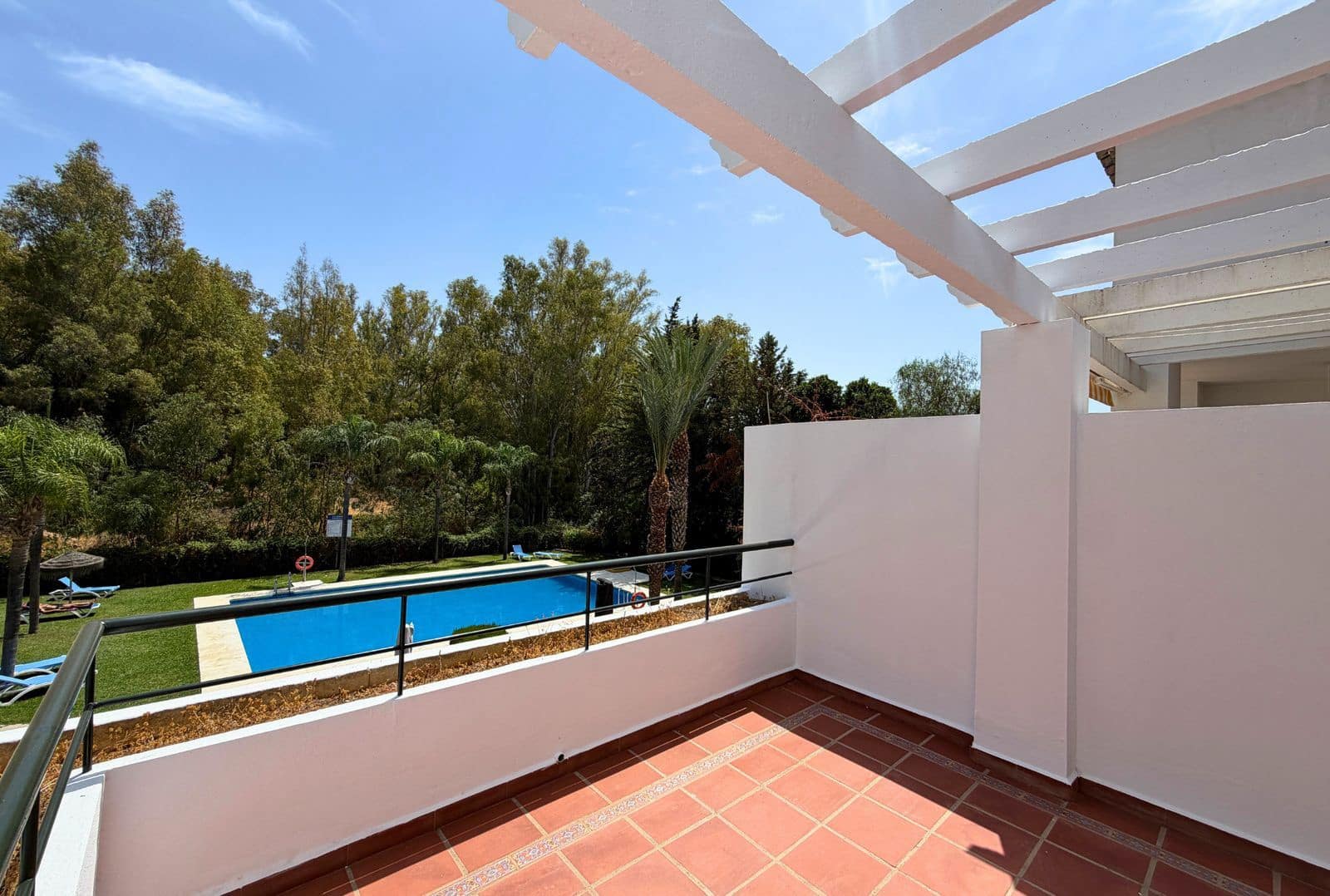 Ático de 2 habitaciones en Nueva Andalucia en venta - 425.000 € (Ref: 10020456)