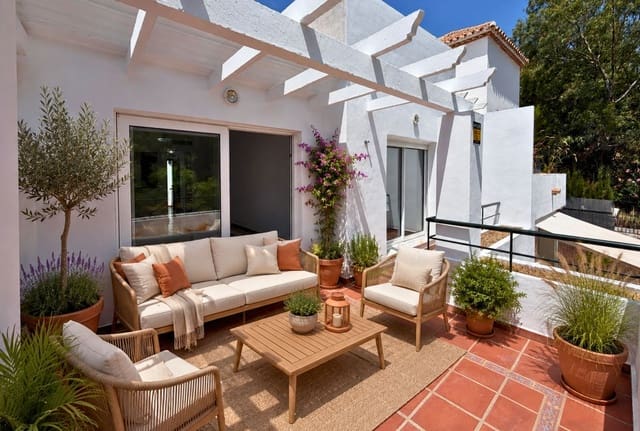 Ático de 2 habitaciones en Nueva Andalucia, Marbella en venta - 425.000 € (Ref: 10020456)