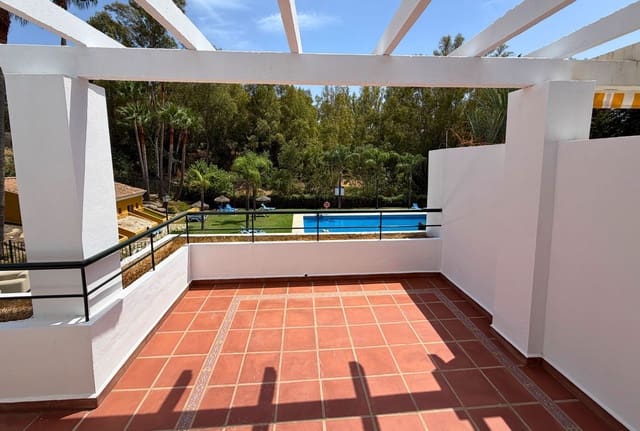 Ático de 2 habitaciones en Nueva Andalucia, Marbella en venta - 425.000 € (Ref: 10020456)