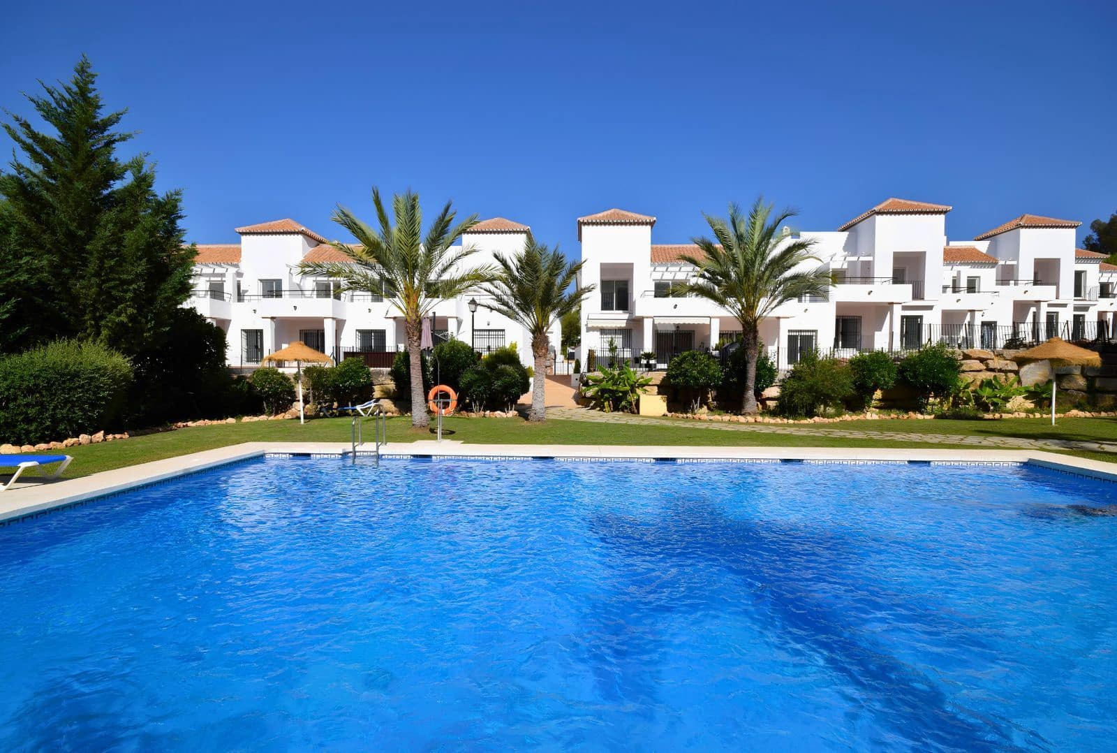Ático de 2 habitaciones en Nueva Andalucia en venta - 425.000 € (Ref: 10020456)