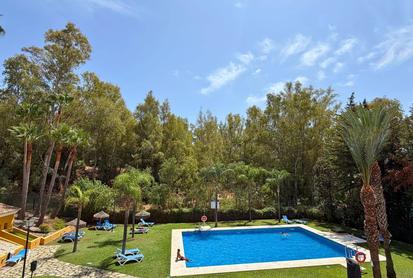 Ático de 2 habitaciones en Nueva Andalucia en venta - 425.000 € (Ref: 10020456)