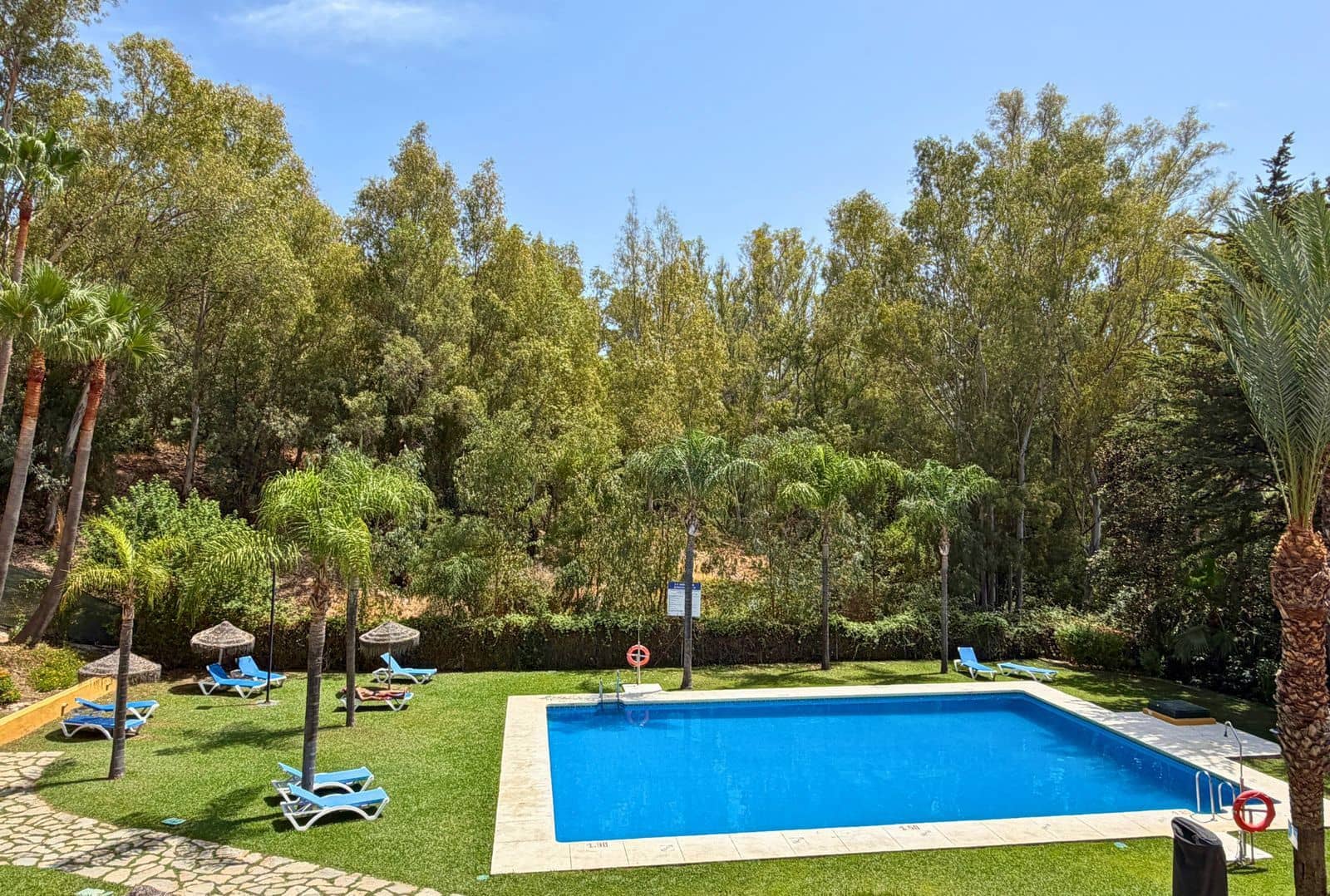 Ático de 2 habitaciones en Nueva Andalucia en venta - 425.000 € (Ref: 10020456)