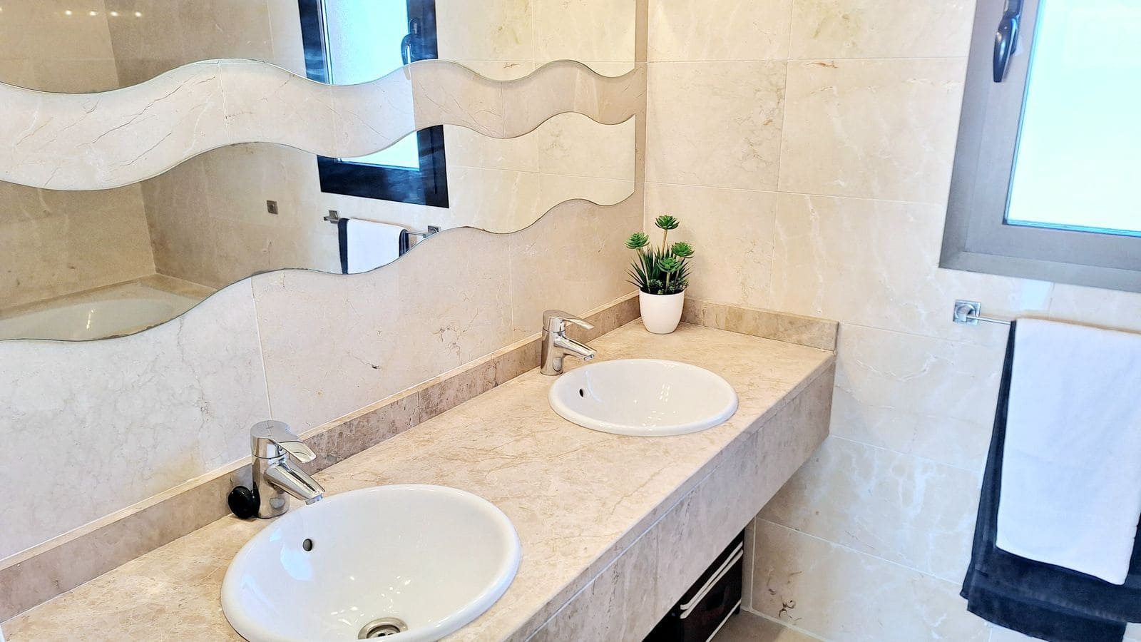 2 bedroom Penthouse for sale in Bahia de Casares - € 460,000 (Ref: 10020459)