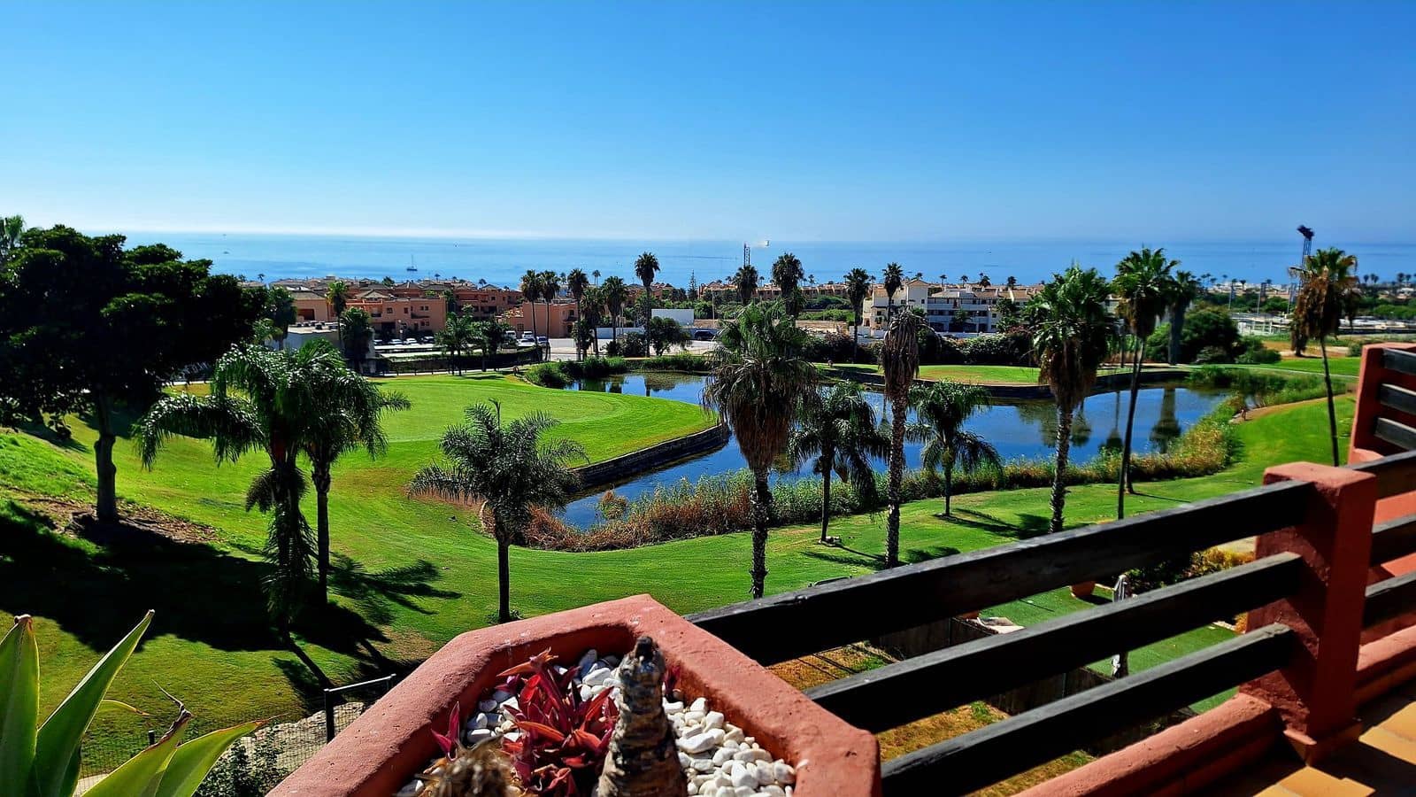 2 bedroom Penthouse for sale in Bahia de Casares - € 460,000 (Ref: 10020459)
