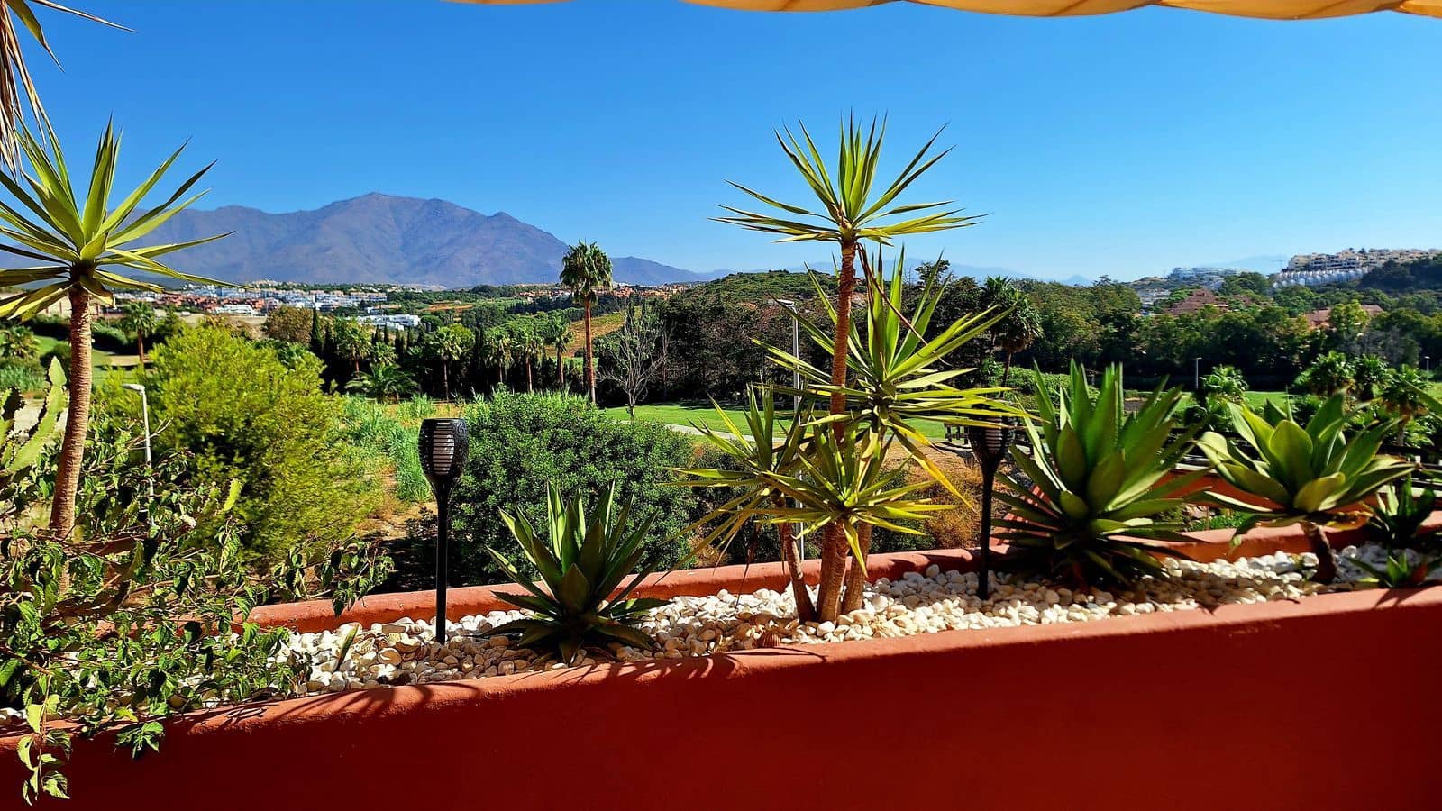 2 bedroom Penthouse for sale in Bahia de Casares - € 460,000 (Ref: 10020459)