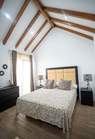 4 bedroom Townhouse for sale in Estepona - € 840,000 (Ref: 10020460)