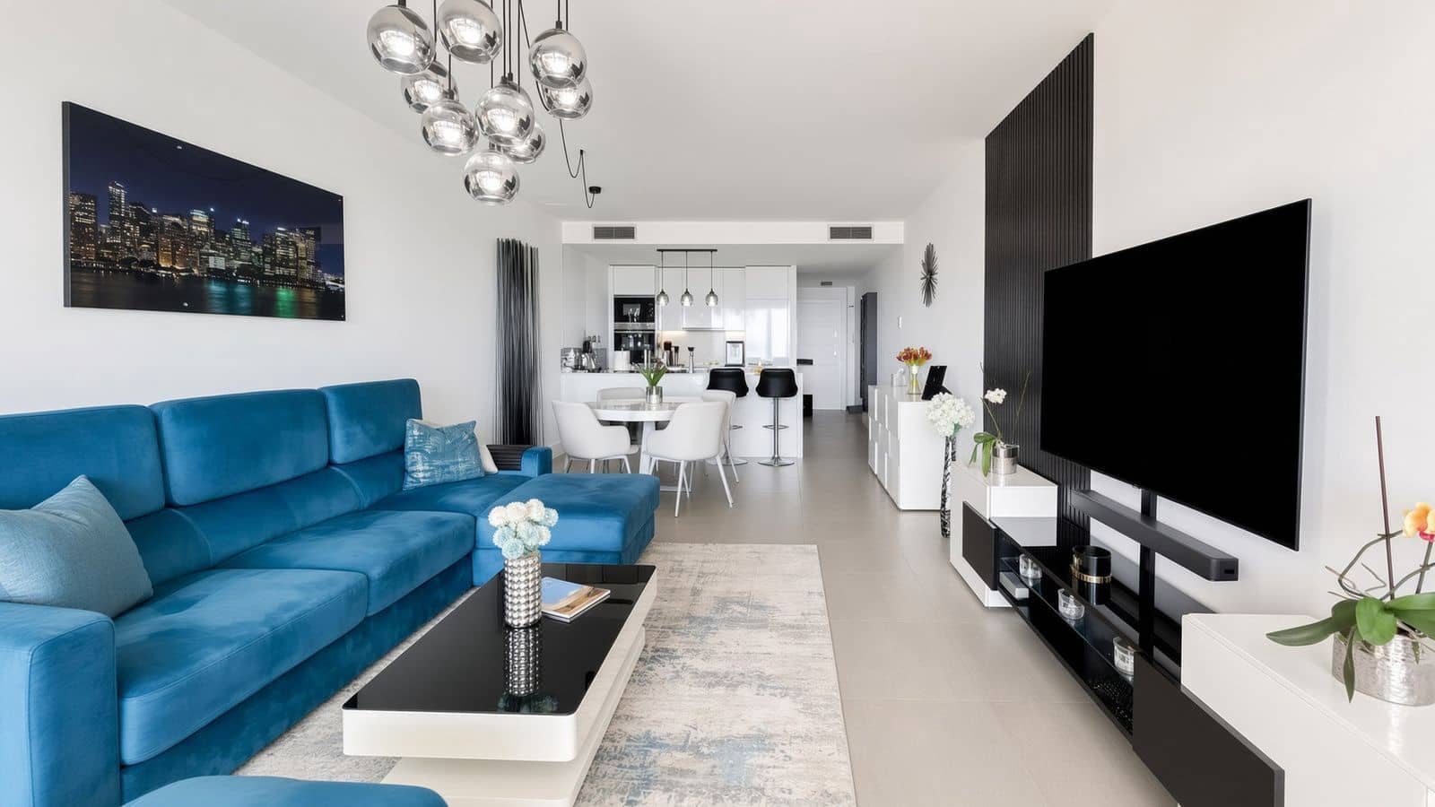 Apartamento de 2 habitaciones en La Duquesa / Puerto de la Duquesa en venta - 635.000 € (Ref: 10020461)
