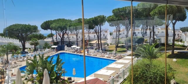 2 makuuhuone Huoneisto myytävänä paikassa La Reserva, Marbella - 384 000 € (Ref: 10020464)