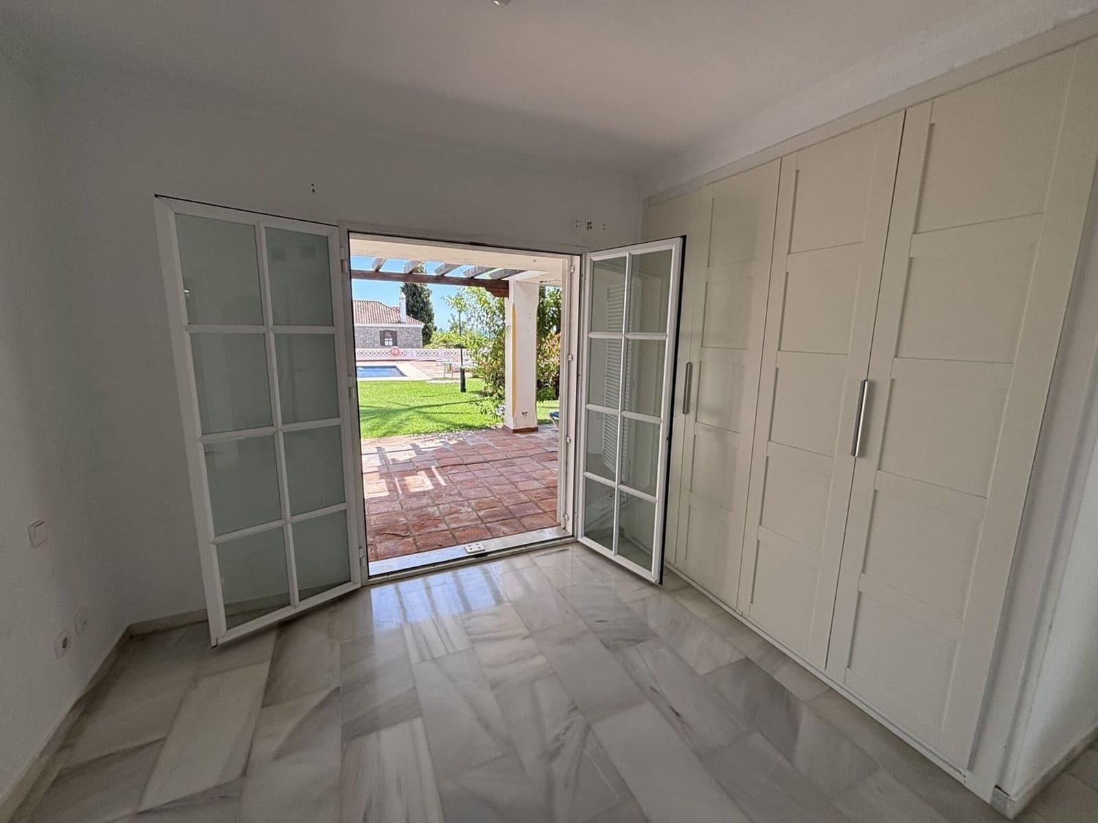 3 soverom Hus til salgs i Estepona - € 500 000 (Ref: 10020465)