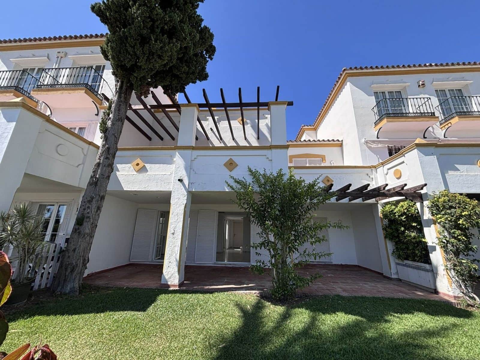 3 soverom Hus til salgs i Estepona - € 500 000 (Ref: 10020465)