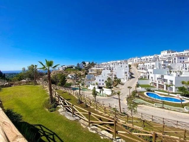 3 sypialnia Penthouse na sprzedaż w El Paraiso, Estepona - 928 000 € (Ref: 10020473)