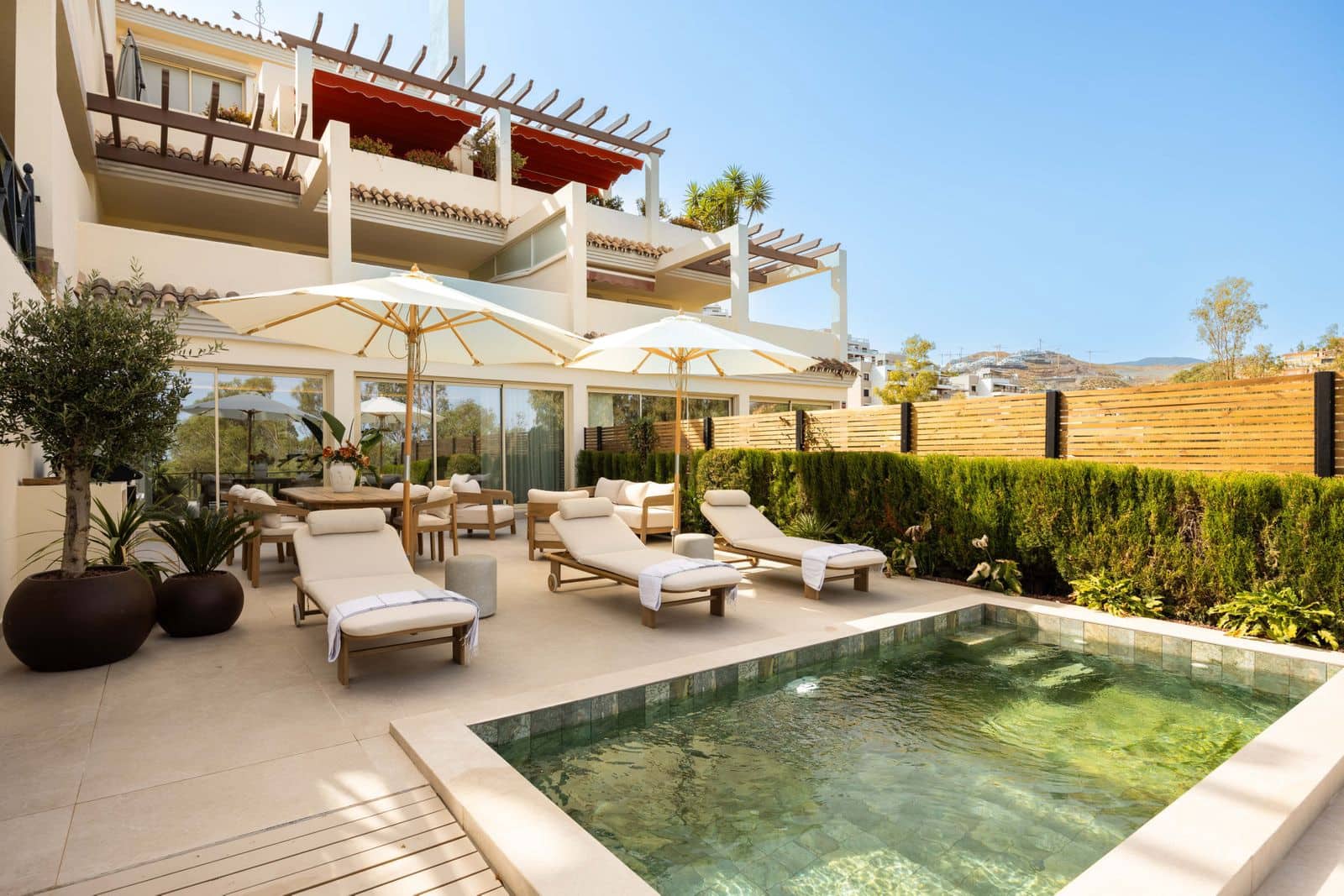 3 quarto Apartamento para venda em Nueva Andalucia - 1 350 000 € (Ref: 10020478)