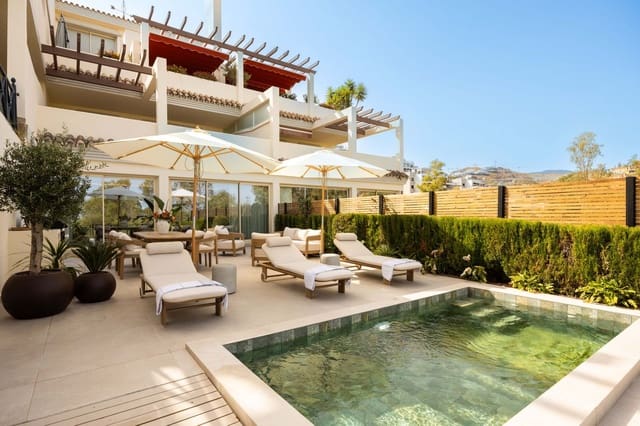 3 quarto Apartamento para venda em Nueva Andalucia, Marbella - 1 350 000 € (Ref: 10020478)