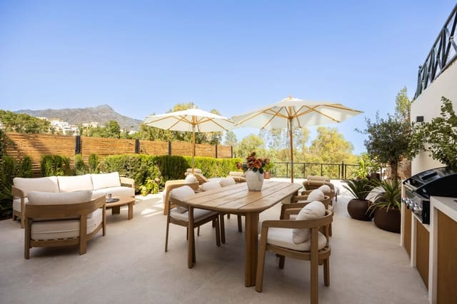 3 quarto Apartamento para venda em Nueva Andalucia, Marbella - 1 350 000 € (Ref: 10020478)