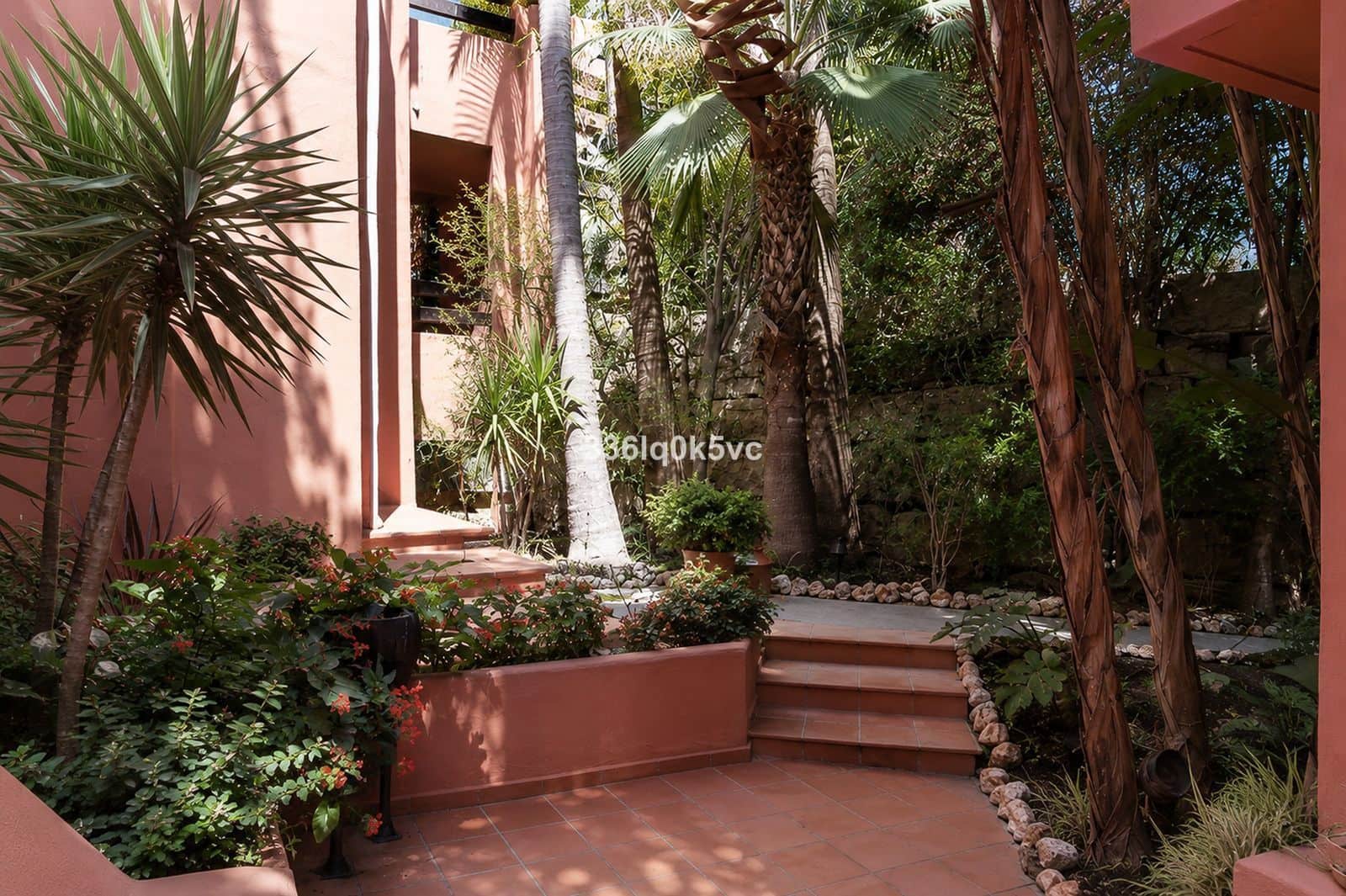 2 sovrum Lägenhet till salu i Benahavis - 485 000 € (Ref: 10020480)