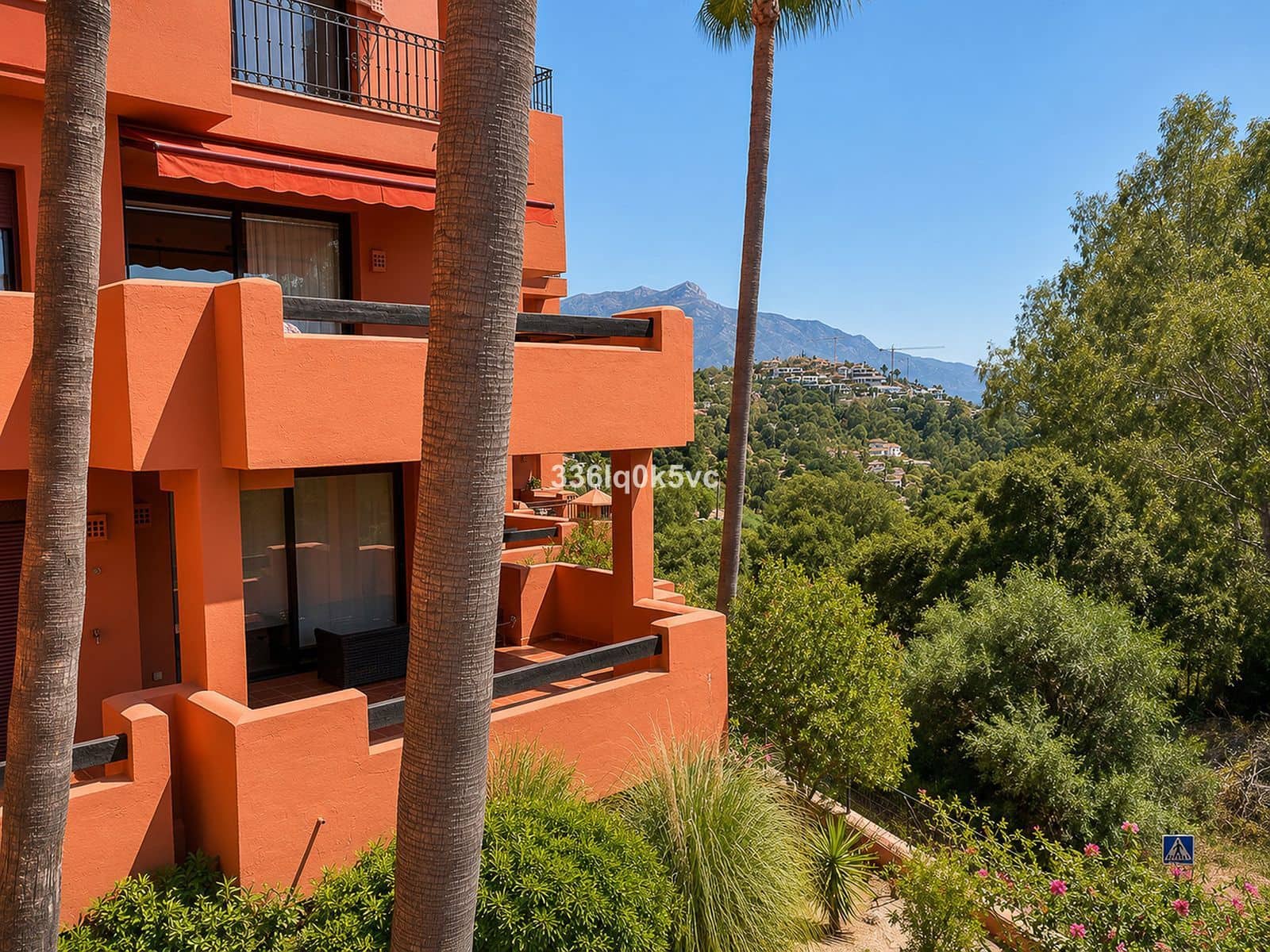 2 sovrum Lägenhet till salu i Benahavis - 485 000 € (Ref: 10020480)