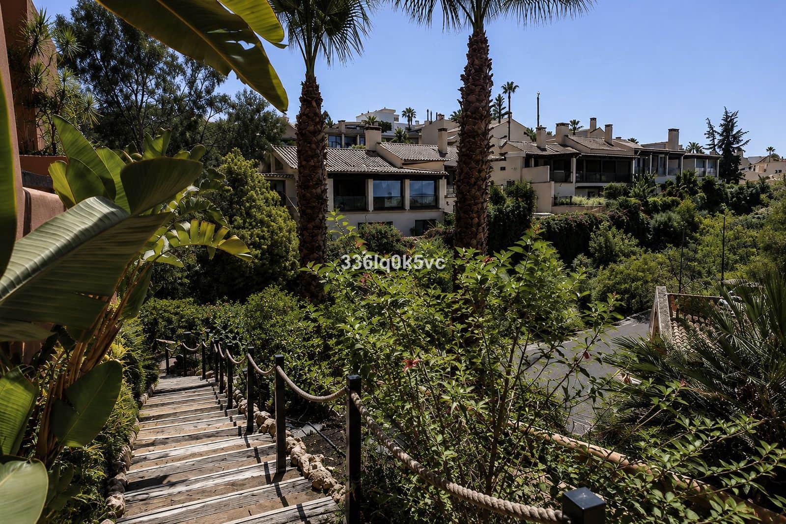 2 sovrum Lägenhet till salu i Benahavis - 485 000 € (Ref: 10020480)