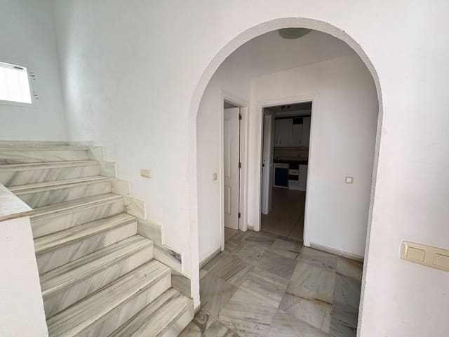 4 makuuhuone Omakotitalo myytävänä paikassa Riviera del Sol, Mijas - 399 950 € (Ref: 10020481)