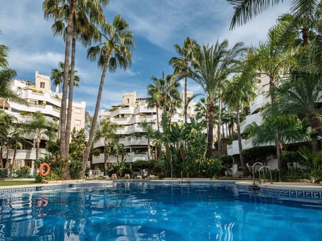 2 soveværelse Lejlighed til salg i Nueva Andalucia, Marbella - € 550.000 (Ref: 10020484)