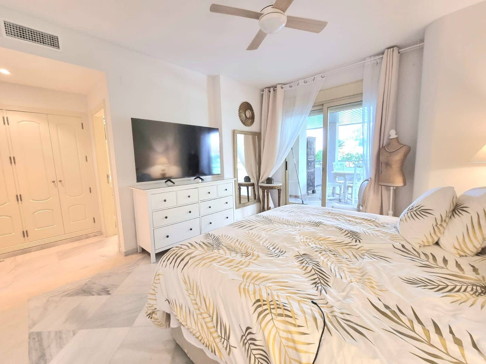 2 soveværelse Lejlighed til salg i Nueva Andalucia - € 550.000 (Ref: 10020484)