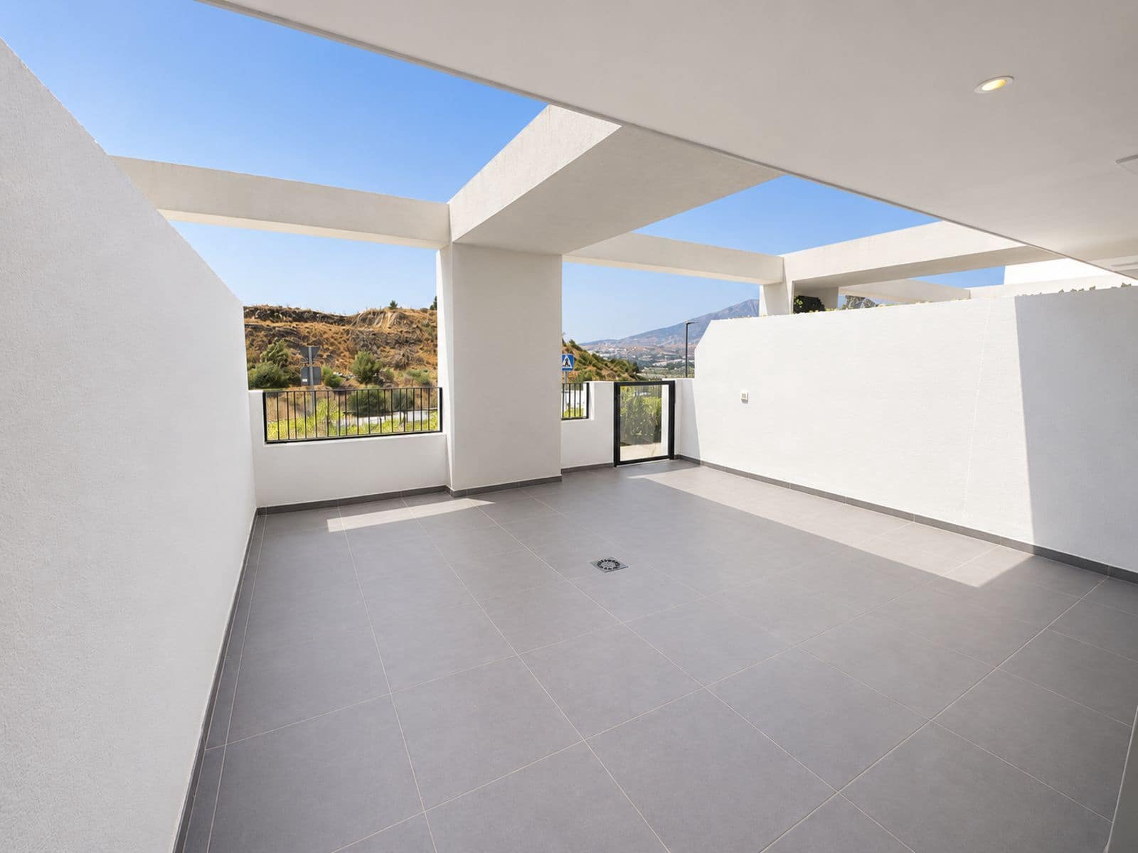 3 bedroom Apartment for sale in Las Lagunas de Mijas - € 397,000 (Ref: 10020488)