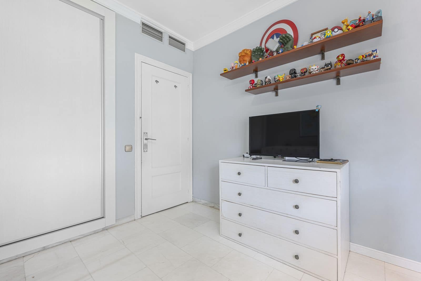 3 sovrum Semi-fristående Villa till salu i Nueva Andalucia - 640 000 € (Ref: 10020489)