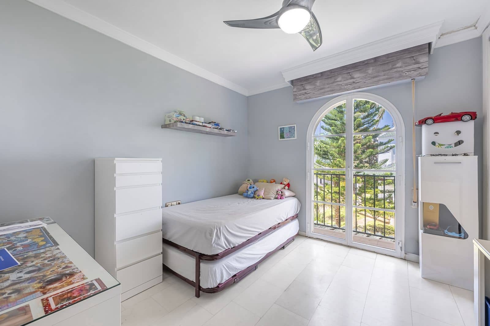 3 sovrum Semi-fristående Villa till salu i Nueva Andalucia - 640 000 € (Ref: 10020489)