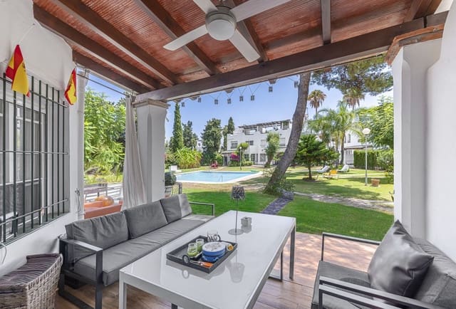 3 sovrum Semi-fristående Villa till salu i Nueva Andalucia, Marbella - 640 000 € (Ref: 10020489)