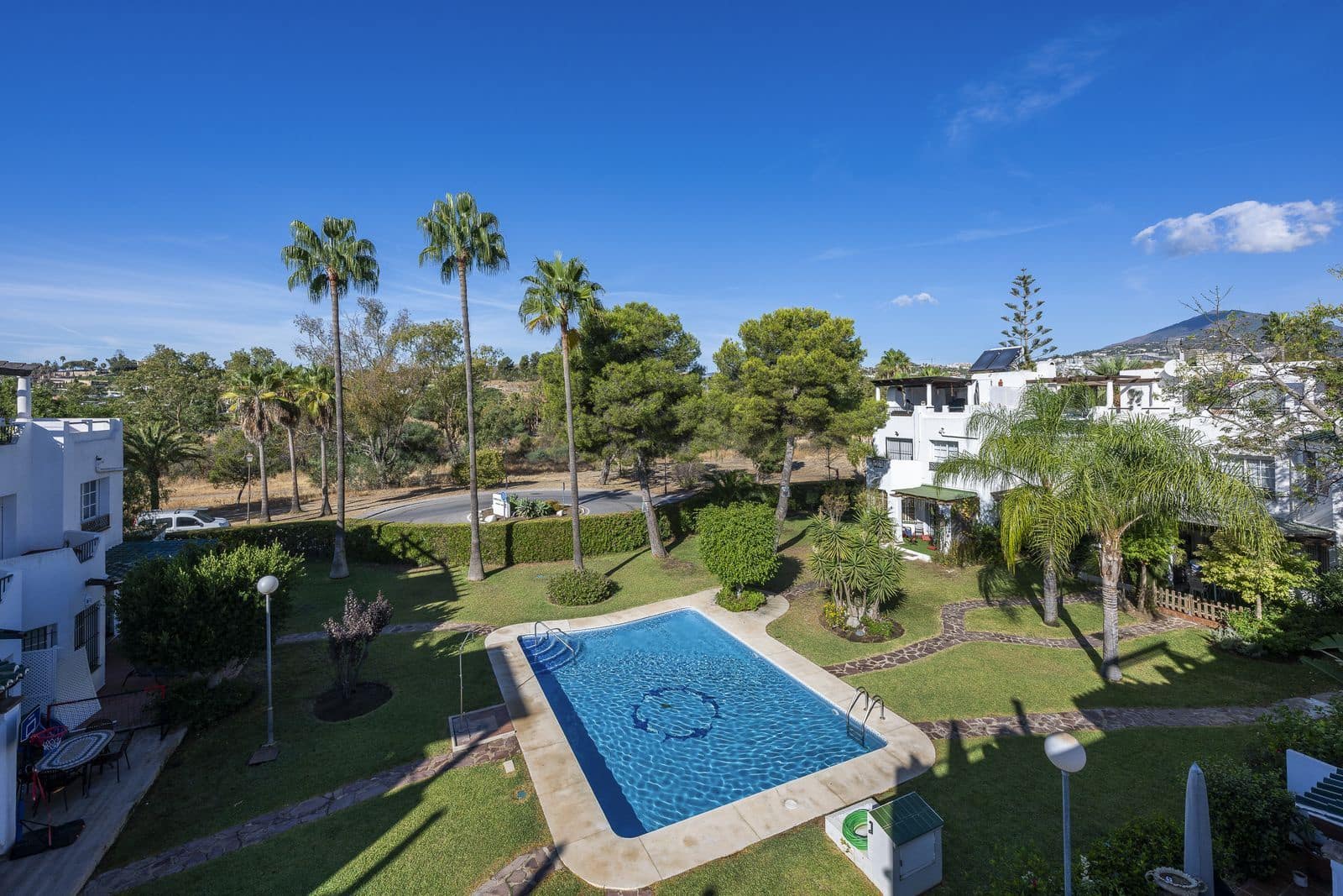 3 sovrum Semi-fristående Villa till salu i Nueva Andalucia - 640 000 € (Ref: 10020489)