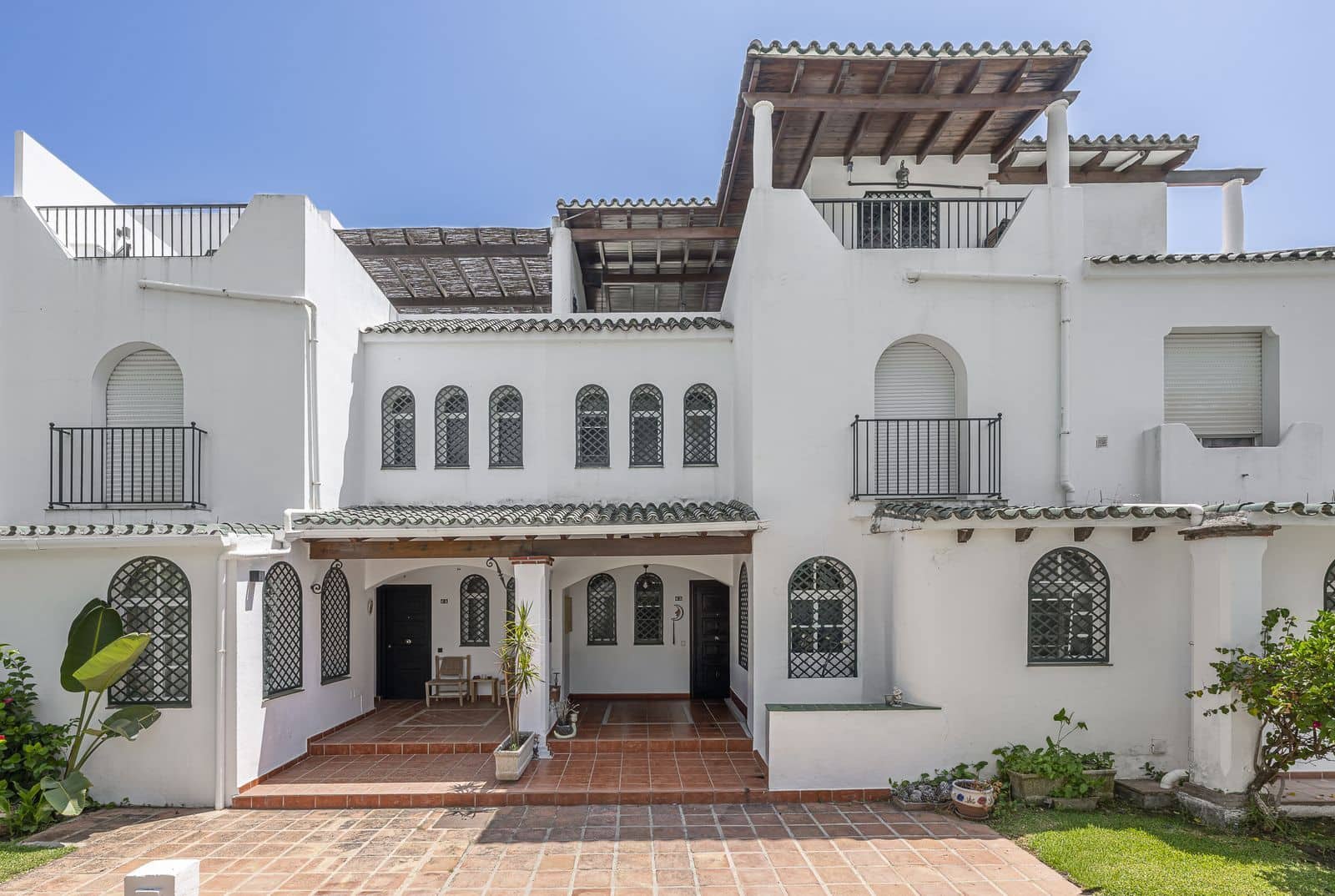 3 sovrum Semi-fristående Villa till salu i Nueva Andalucia - 640 000 € (Ref: 10020489)