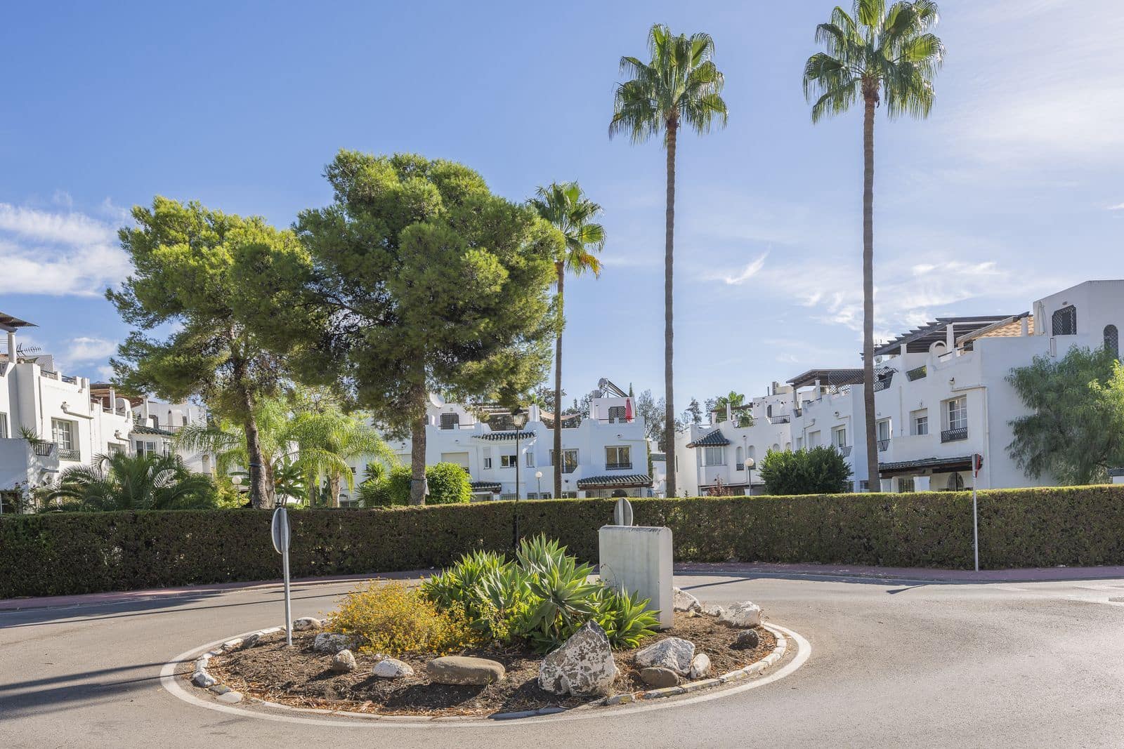 3 sovrum Semi-fristående Villa till salu i Nueva Andalucia - 640 000 € (Ref: 10020489)