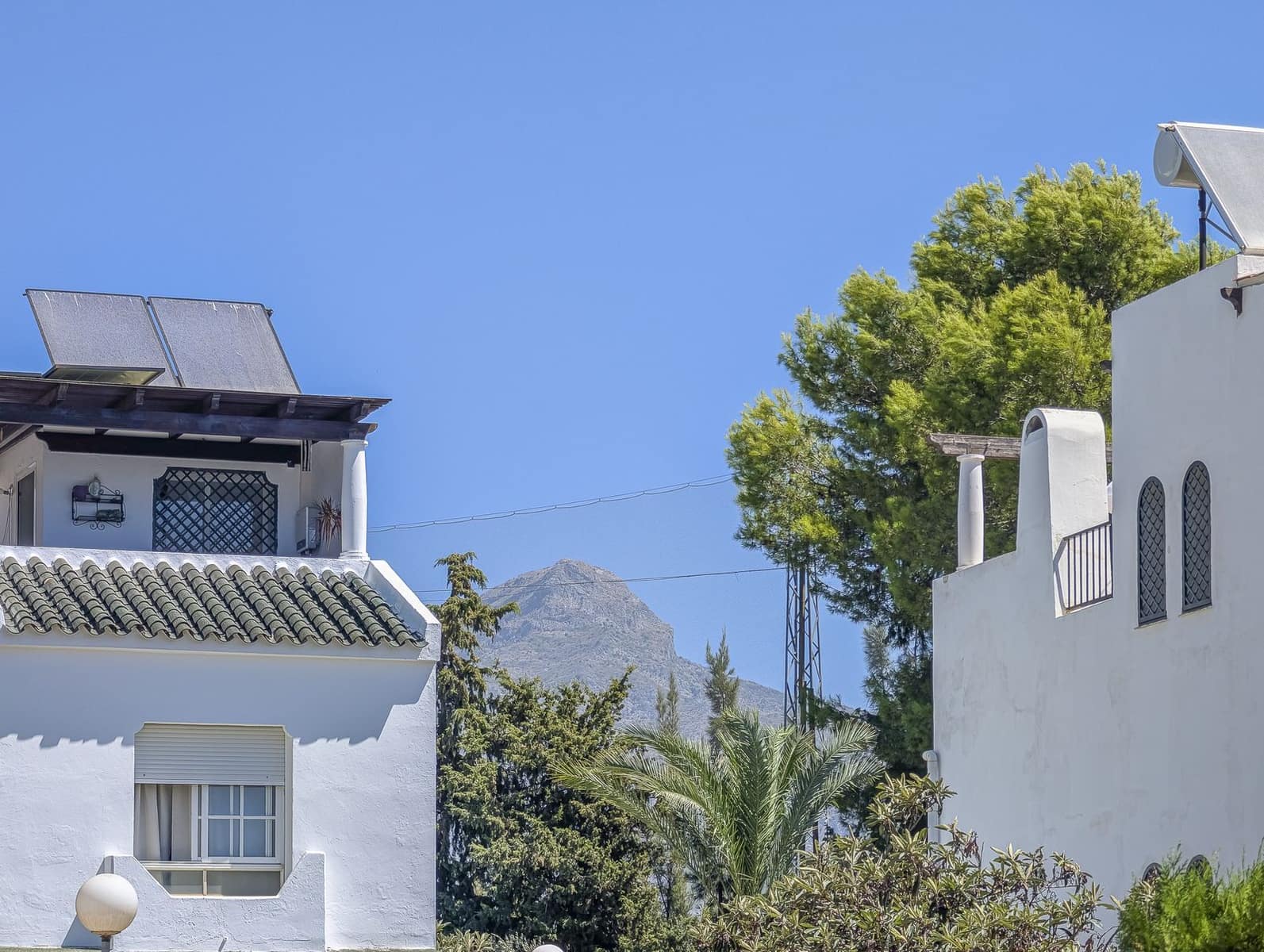 3 sovrum Semi-fristående Villa till salu i Nueva Andalucia - 640 000 € (Ref: 10020489)