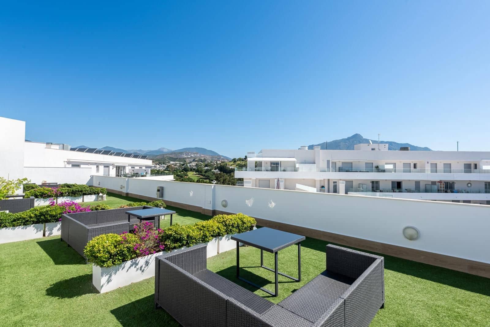2 slaapkamer Penthouse te koop in Nueva Andalucia - € 530.000 (Ref: 10020490)