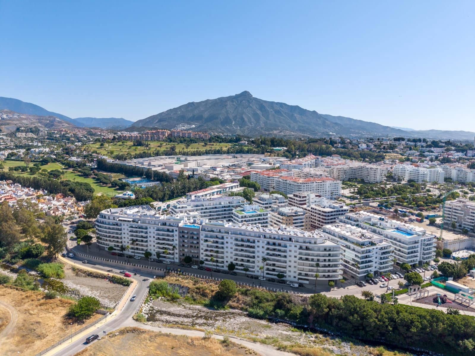 2 slaapkamer Penthouse te koop in Nueva Andalucia - € 530.000 (Ref: 10020490)