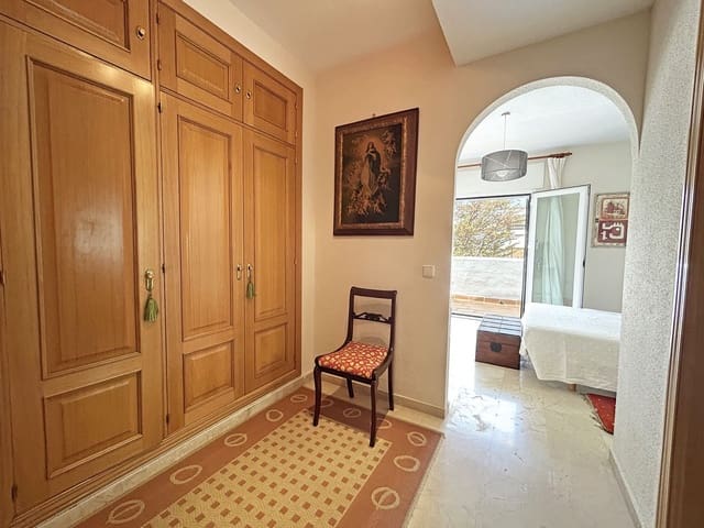 3 slaapkamer Appartement te koop in Golden Mile, Marbella - € 699.000 (Ref: 10020492)