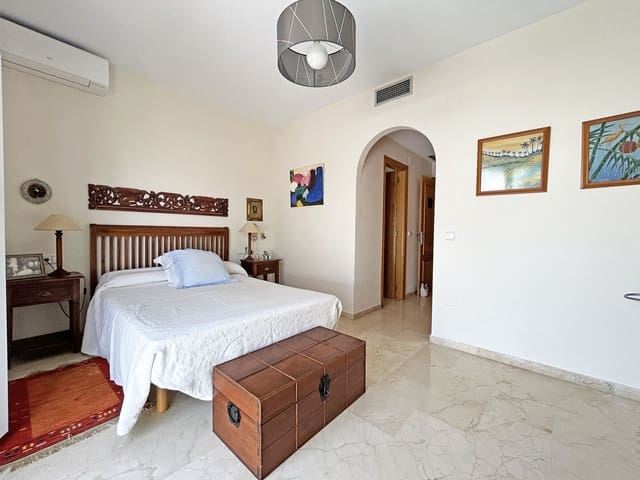 3 slaapkamer Appartement te koop in Golden Mile, Marbella - € 699.000 (Ref: 10020492)